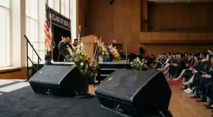 Renta de Micrófonos de Mesa para Graduaciones Universitarias
