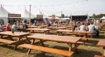 Mesas de picnic para eventos al aire libre