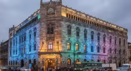 Renta de Luces Arquitectónicas PAR LED para Bodas en CDMX - RESOIL