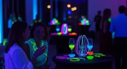 Fiestas Neón con Sistema de Cañones LED Profesionales