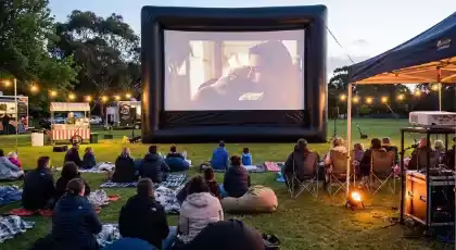 Renta de Pantalla Inflable Gigante para Cine al Aire Libre RESOIL
